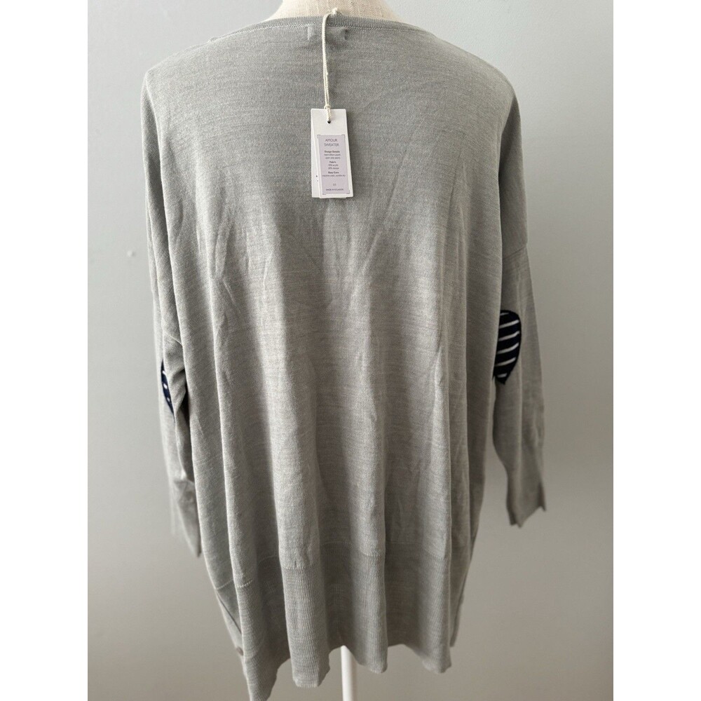 Women's Light Gray Heart Elbow-Patch Sweater - Picture 5 of 9